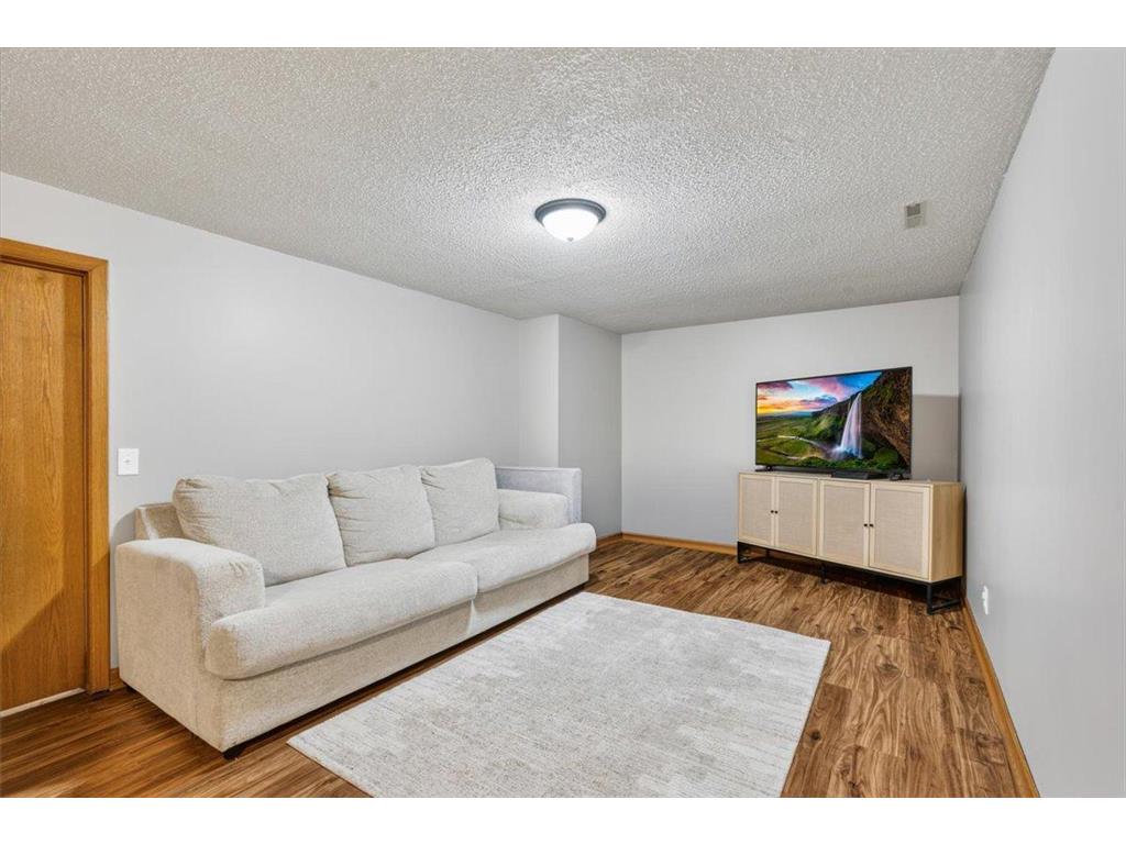 50105 75th Avenue Kenyon MN 55946 7080897 image24