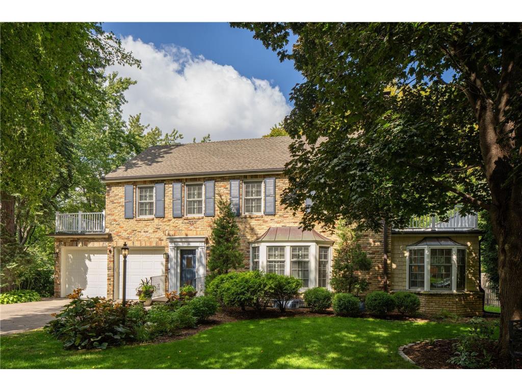 5011 Wooddale Lane Edina MN 55424 - Minnehaha Creek 6739702 image1