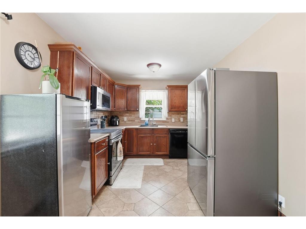 5012 Russell Avenue N Minneapolis MN 55430 7085979 image10