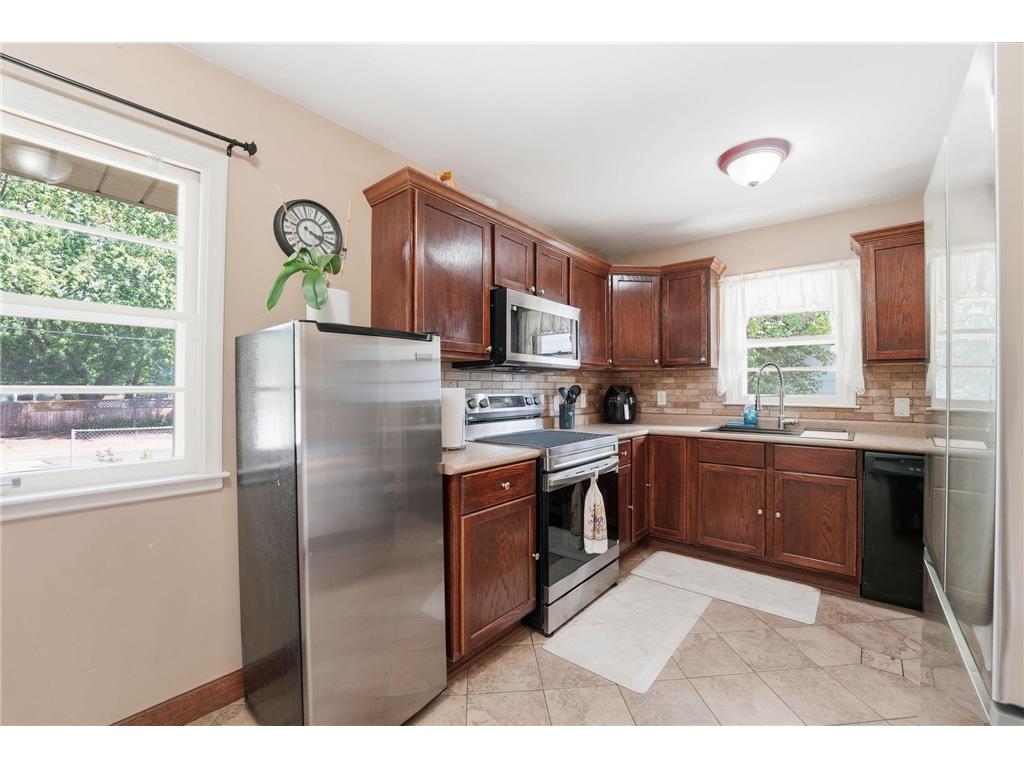 5012 Russell Avenue N Minneapolis MN 55430 7085979 image11