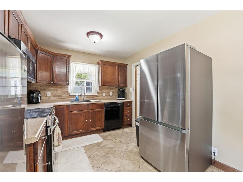 5012 Russell Avenue N Minneapolis MN 55430 7085979 image12