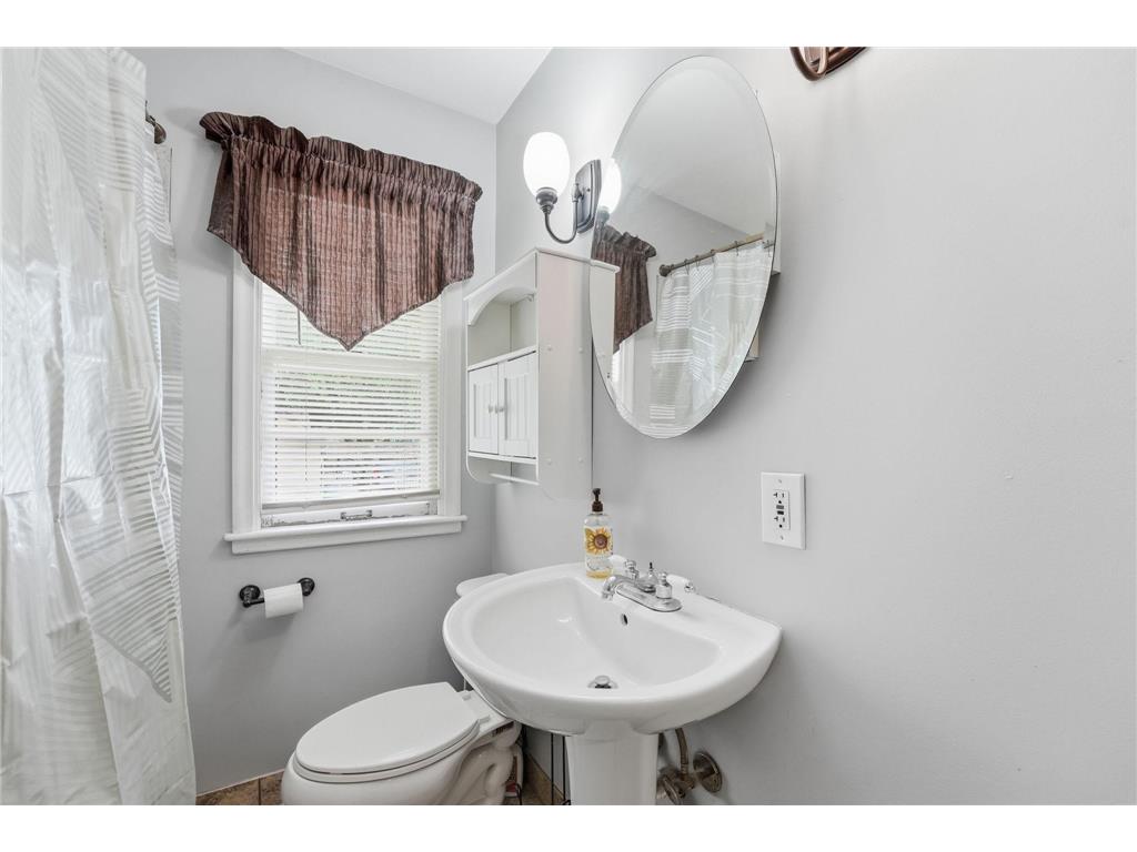 5012 Russell Avenue N Minneapolis MN 55430 7085979 image15