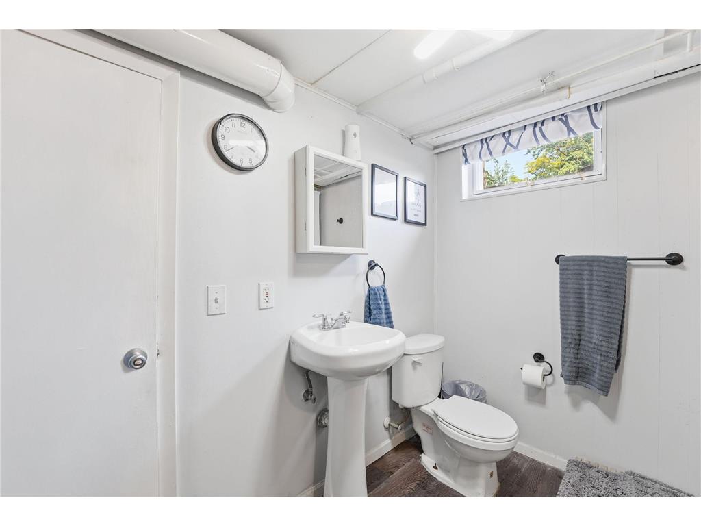 5012 Russell Avenue N Minneapolis MN 55430 7085979 image16