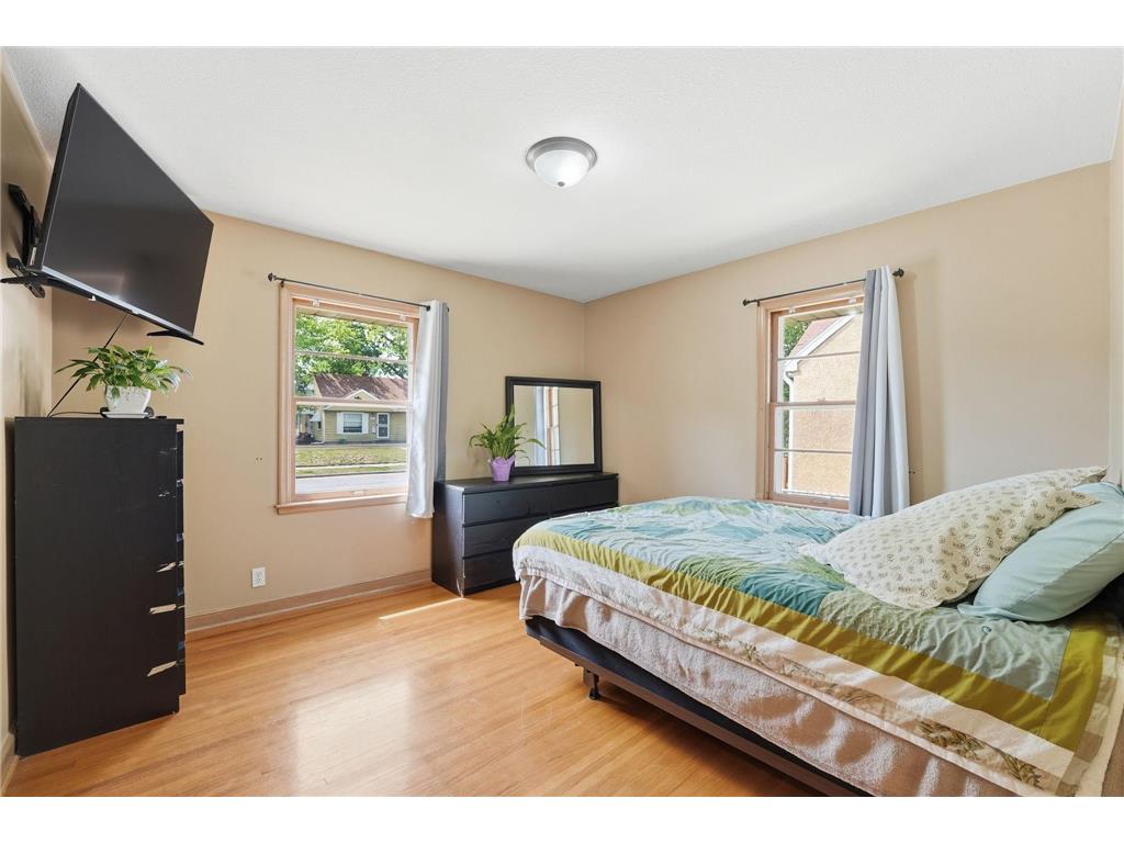 5012 Russell Avenue N Minneapolis MN 55430 7085979 image17