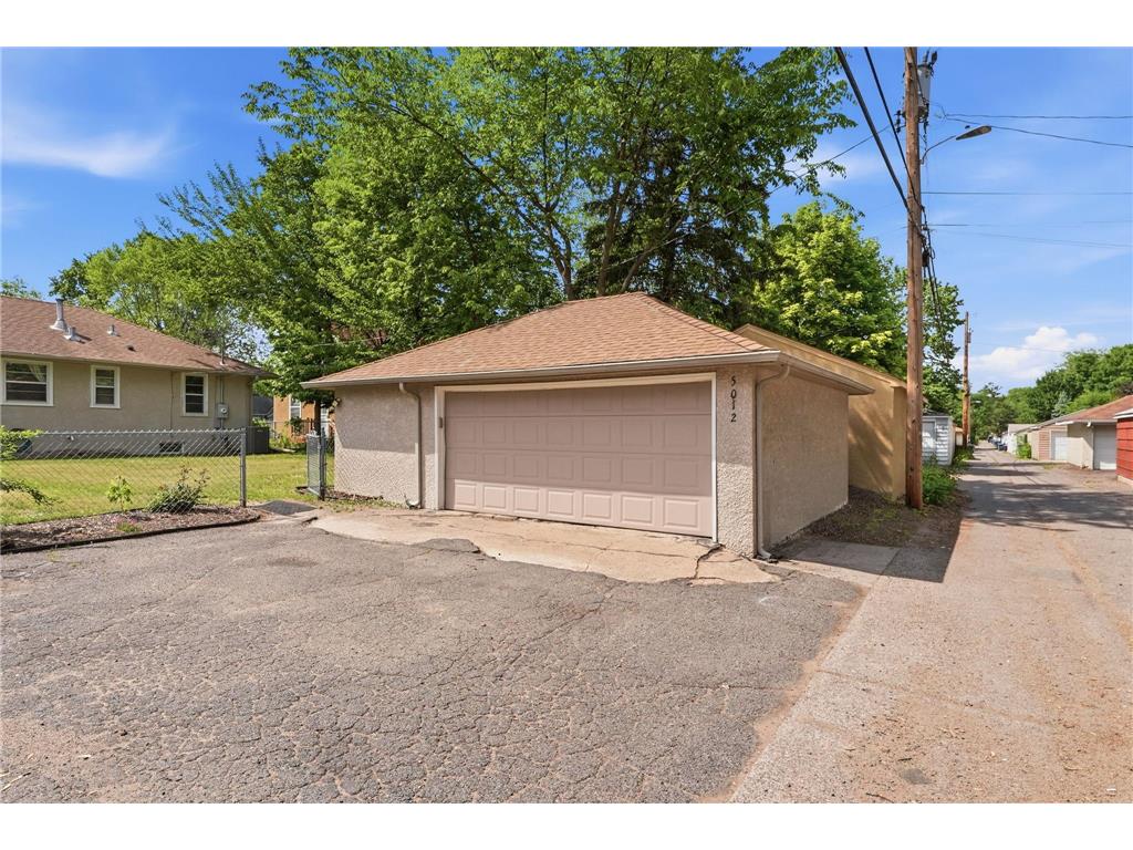 5012 Russell Avenue N Minneapolis MN 55430 7085979 image25