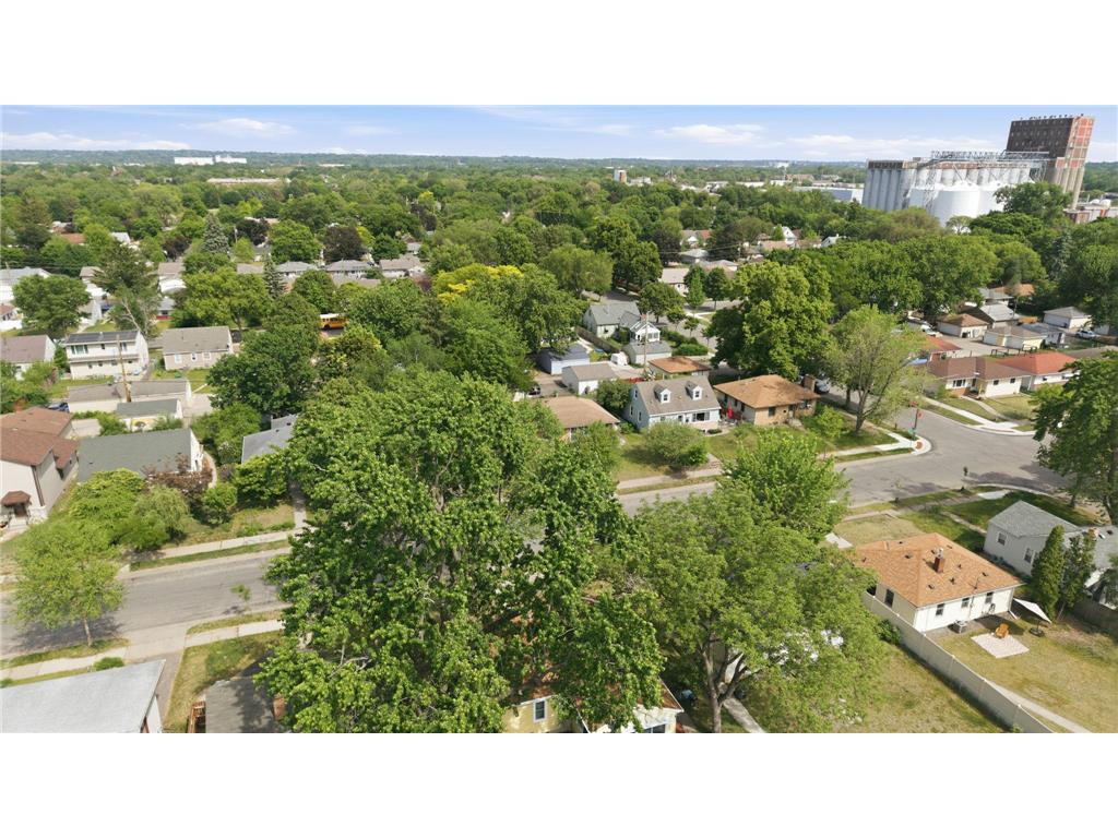 5012 Russell Avenue N Minneapolis MN 55430 7085979 image29