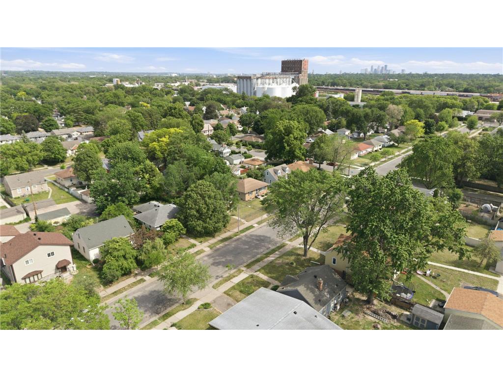 5012 Russell Avenue N Minneapolis MN 55430 7085979 image30