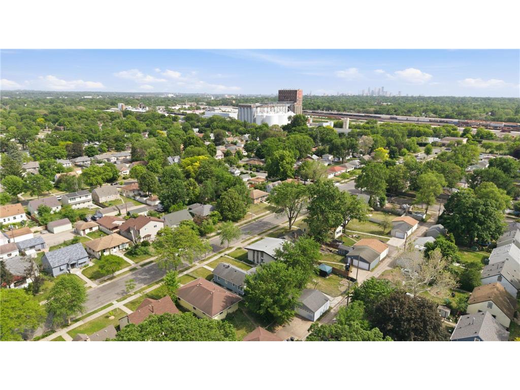 5012 Russell Avenue N Minneapolis MN 55430 7085979 image35