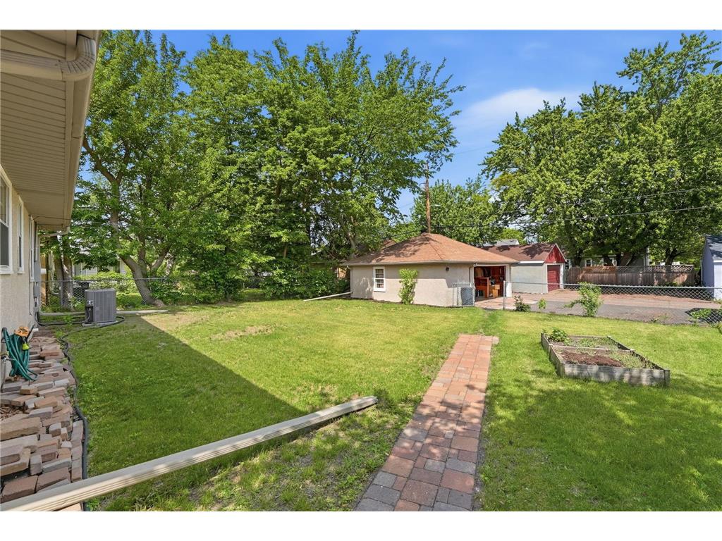 5012 Russell Avenue N Minneapolis MN 55430 7085979 image4