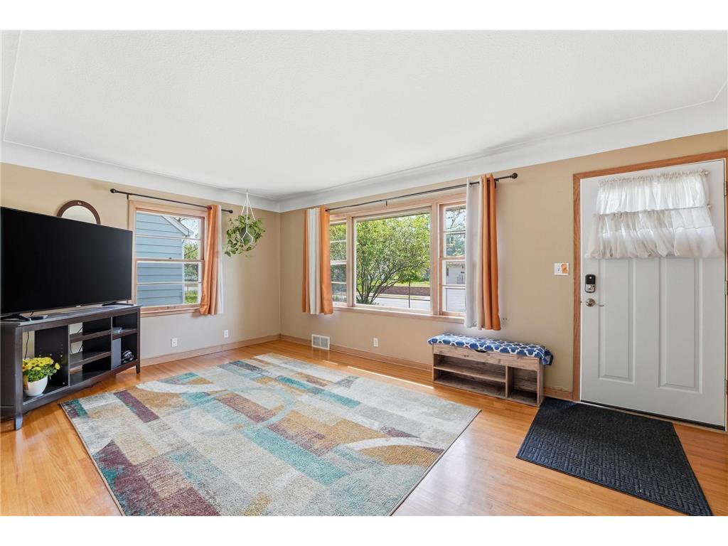 5012 Russell Avenue N Minneapolis MN 55430 7085979 image5