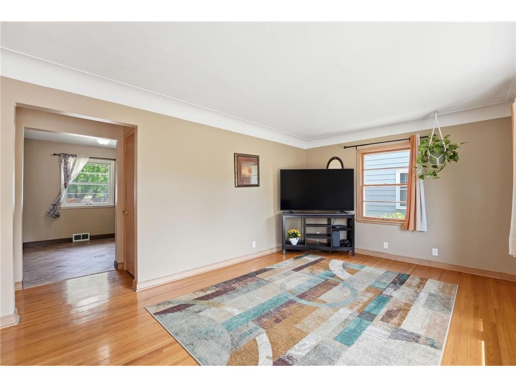 5012 Russell Avenue N Minneapolis MN 55430 7085979 image6