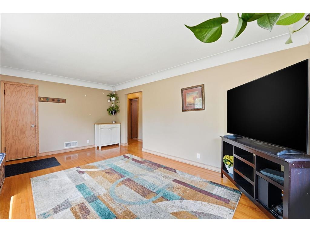 5012 Russell Avenue N Minneapolis MN 55430 7085979 image7
