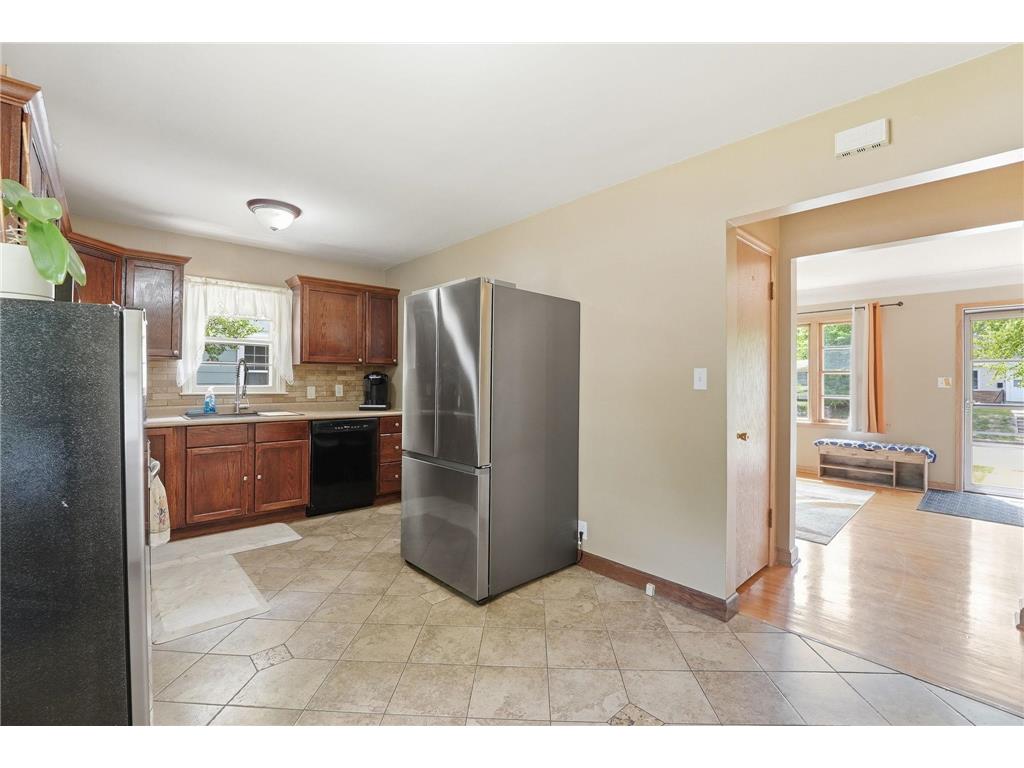 5012 Russell Avenue N Minneapolis MN 55430 7085979 image8