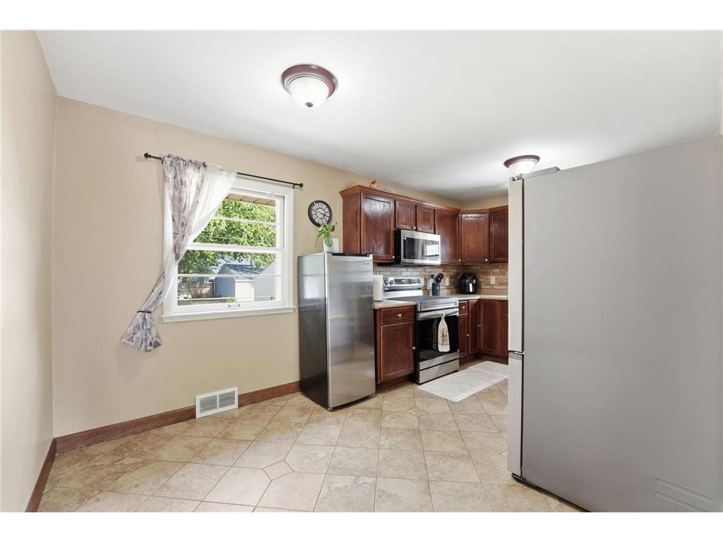 5012 Russell Avenue N Minneapolis MN 55430 7085979 image9