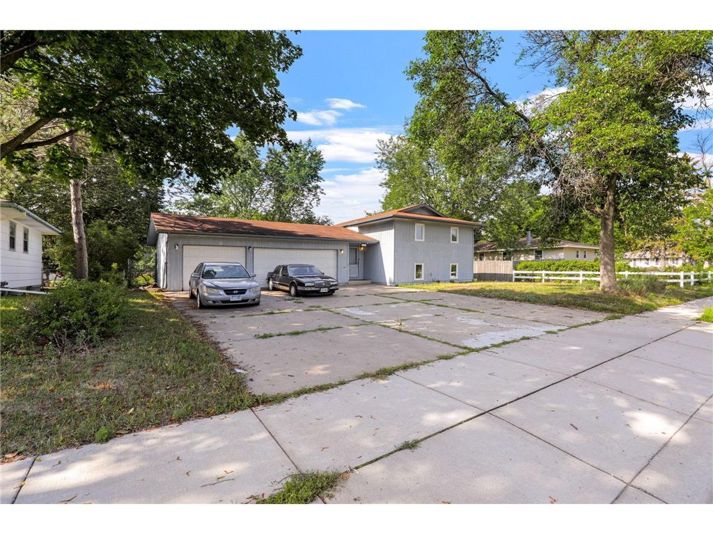 5017 Brookdale Drive N Brooklyn Park MN 55443 6395157 image1