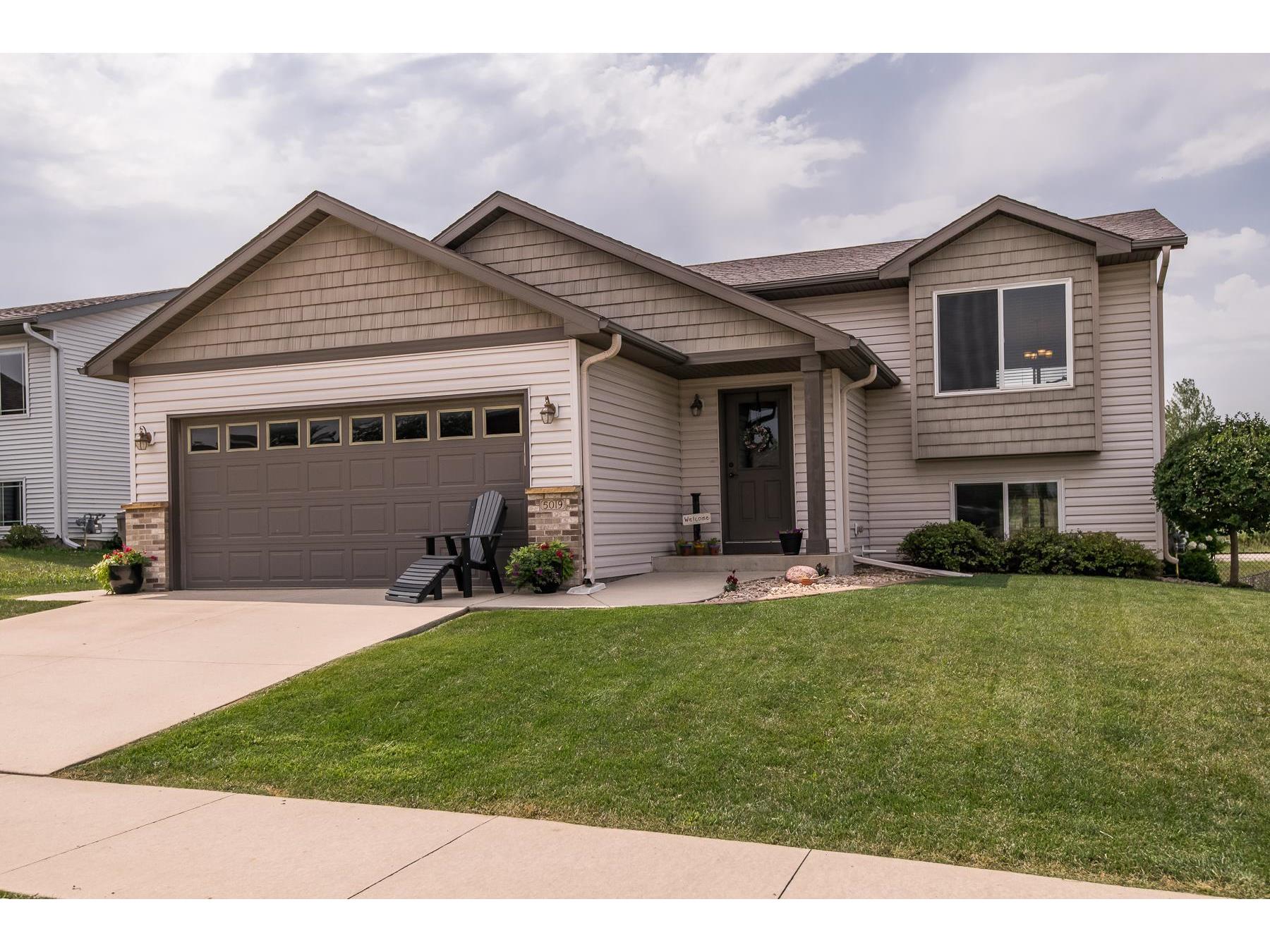 5019 Castleview Drive NW, Rochester, MN, 55901 MLS 6081505 Edina