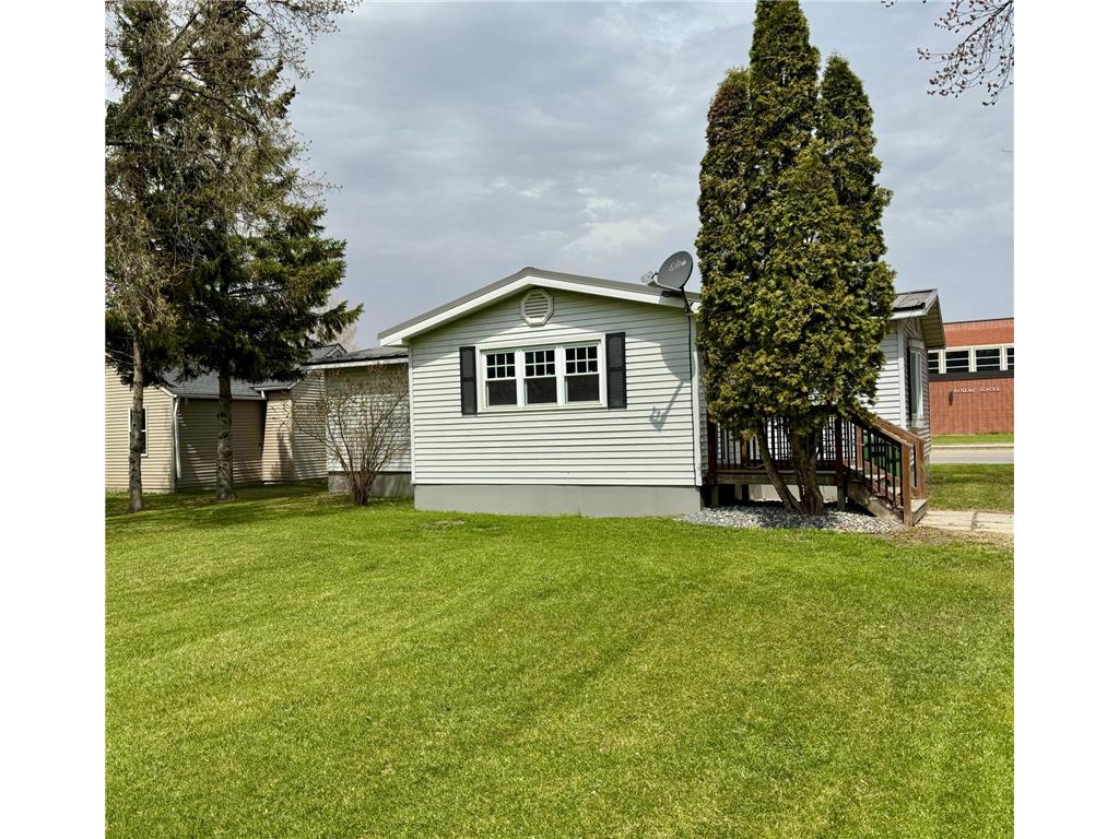 502 3rd Street NE Roseau MN 56751 7065286 image16
