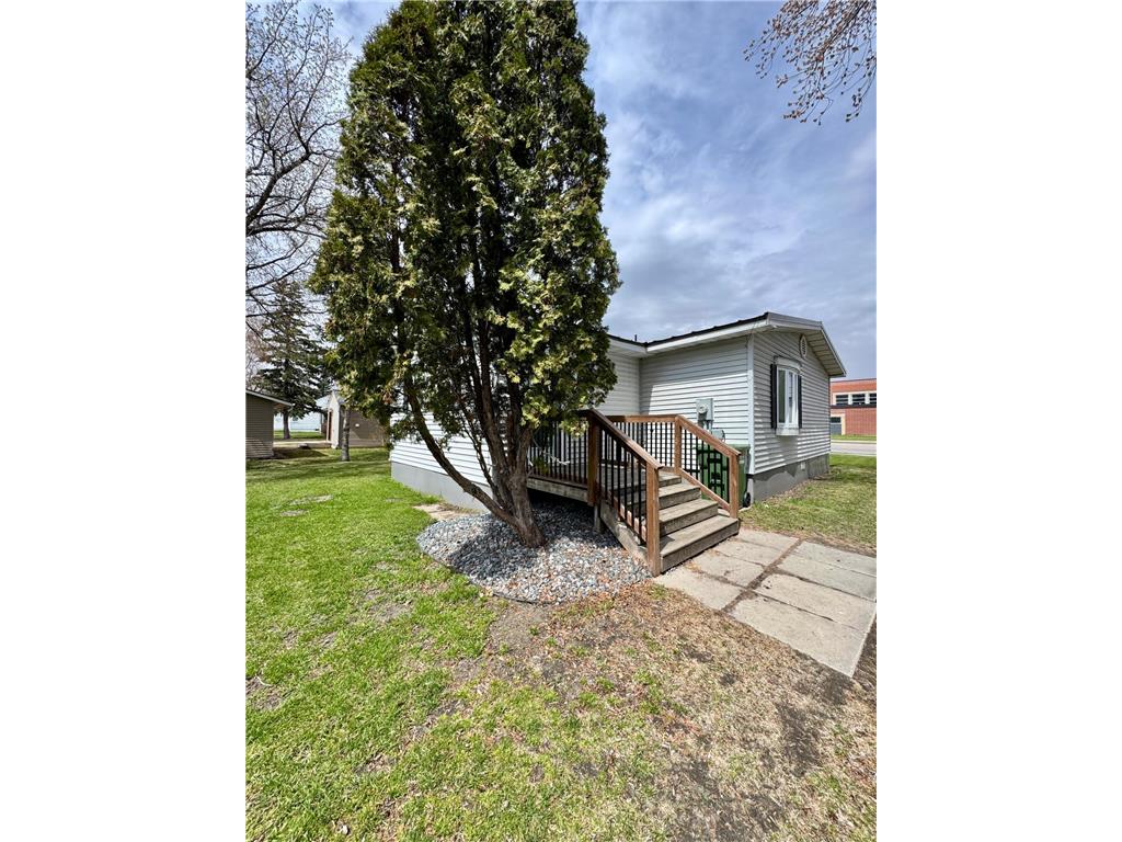 502 3rd Street NE Roseau MN 56751 7065286 image17