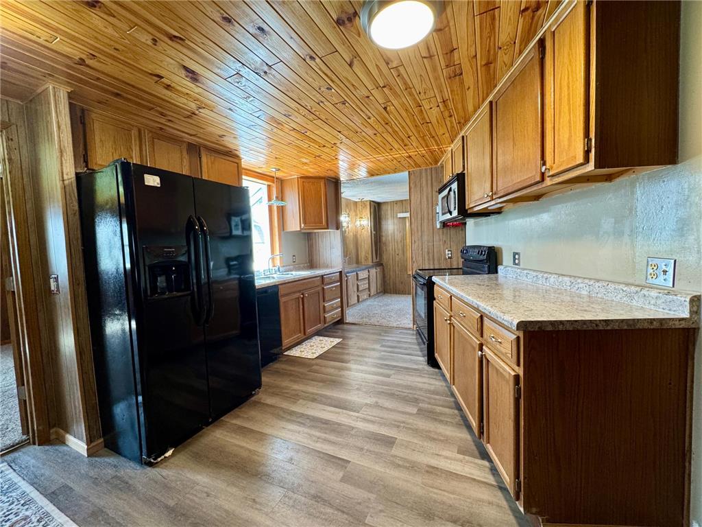 502 3rd Street NE Roseau MN 56751 7065286 image2