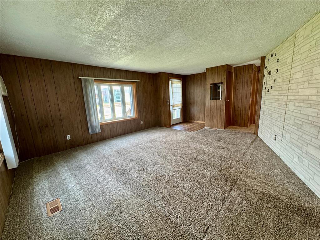 502 3rd Street NE Roseau MN 56751 7065286 image5