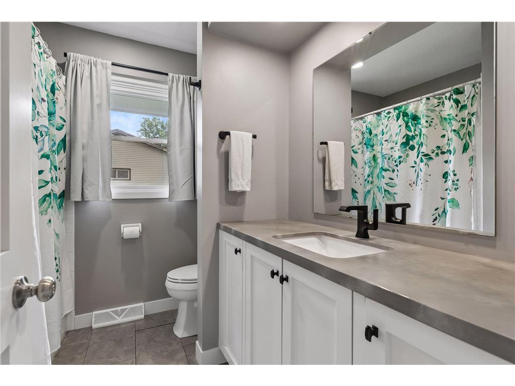 502 4th Avenue SW Norwood Young America MN 55397 7103853 image14