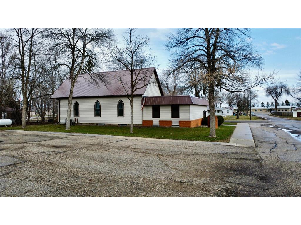 502 4th Avenue Wilmot SD 57279 6477677 image1