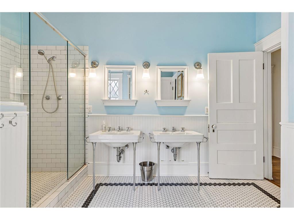 502 Grand Hill Saint Paul MN 55102 7059943 image38