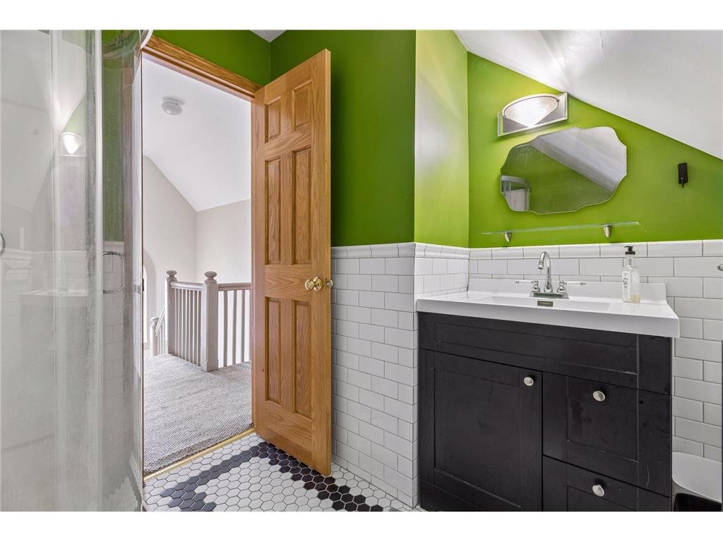 502 Grand Hill Saint Paul MN 55102 7059943 image60