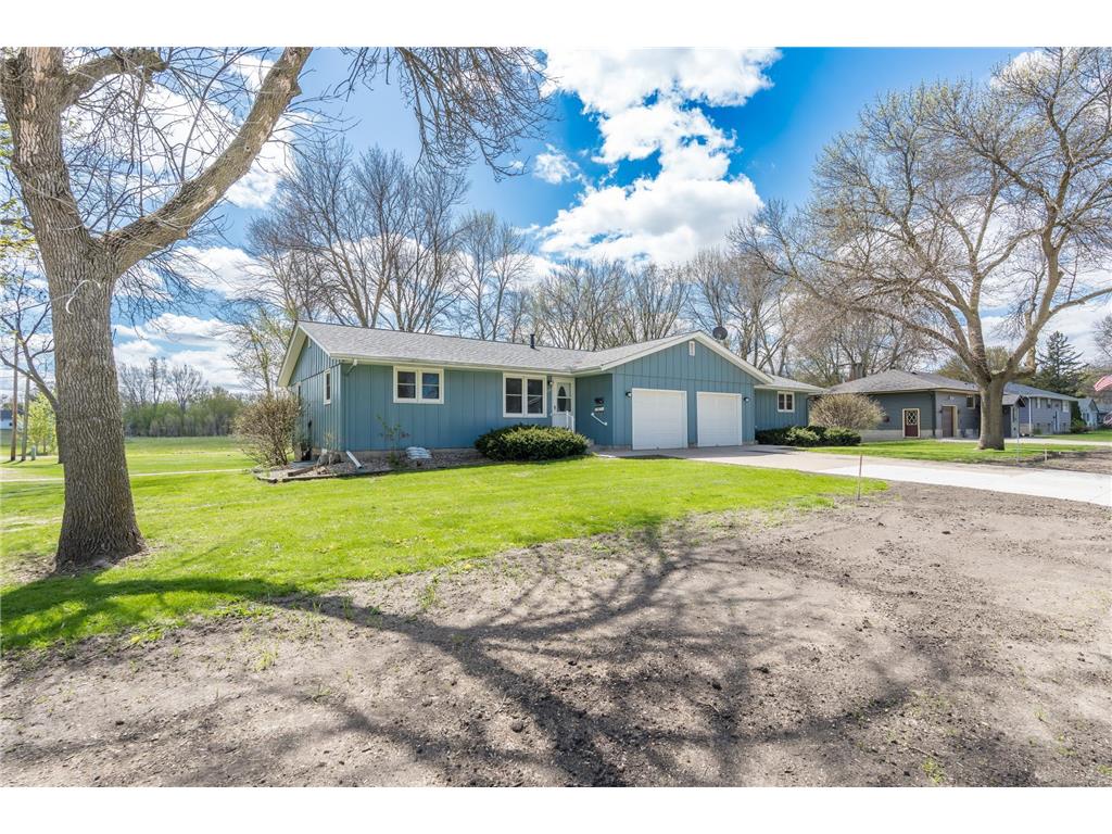 502 Vine Avenue W Montgomery MN 56069 7065815 image1