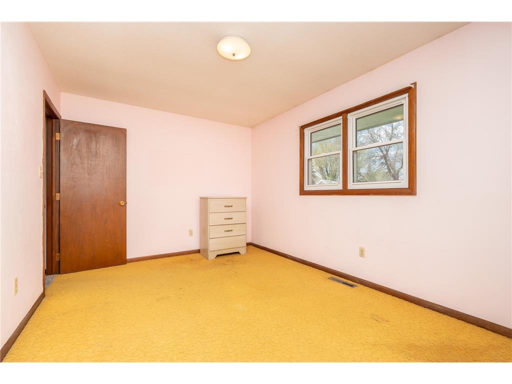 502 Vine Avenue W Montgomery MN 56069 7065815 image14