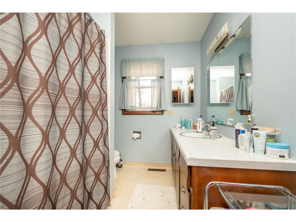 502 Vine Avenue W Montgomery MN 56069 7065815 image23