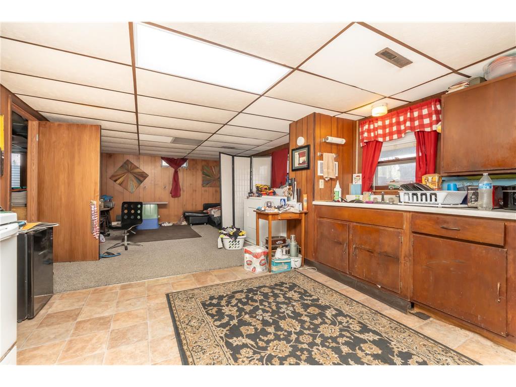 502 Vine Avenue W Montgomery MN 56069 7065815 image36