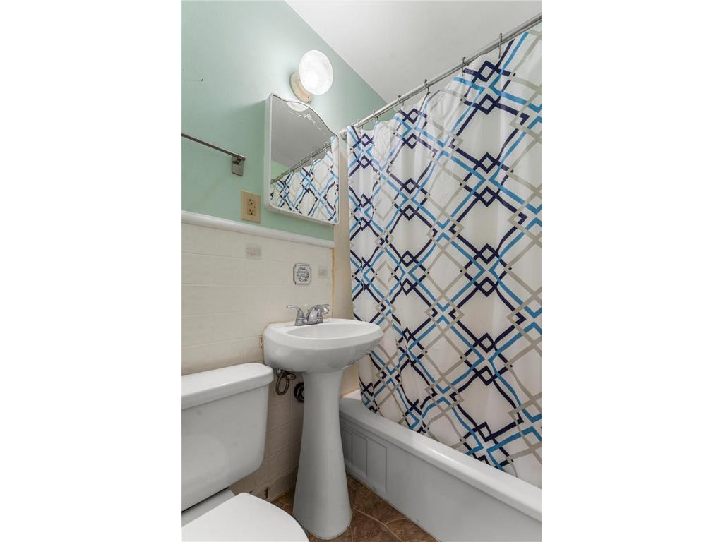 5021 Camden Avenue N Minneapolis MN 55430 7064797 image11