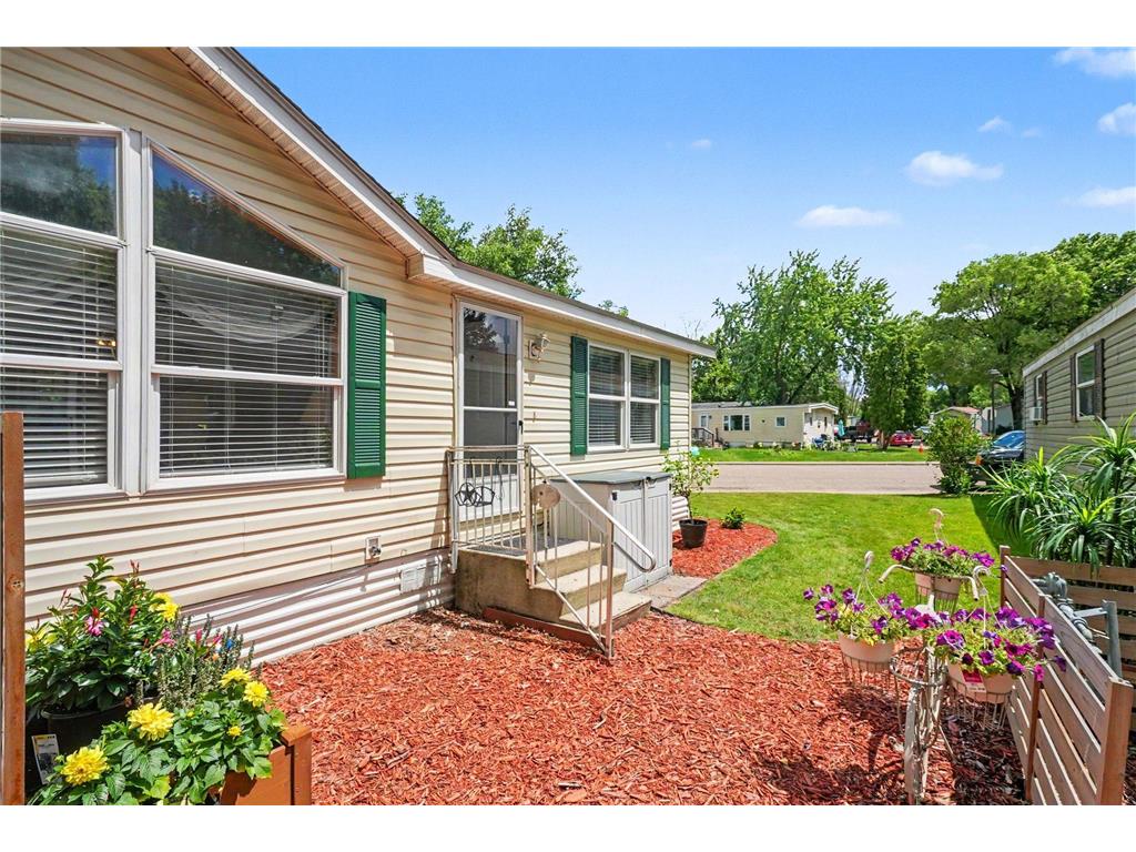 5021 Wellington Avenue Mounds View MN 55112 7094258 image3
