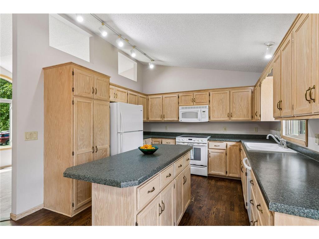 5023 Helena Road N Oakdale MN 55128 7089882 image11