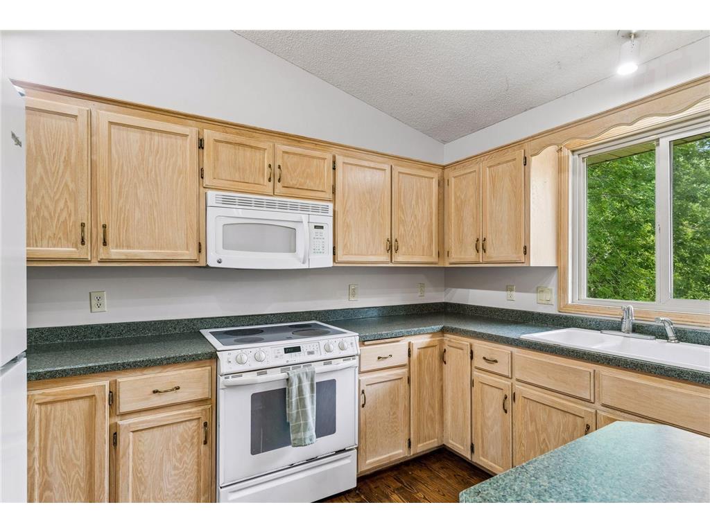 5023 Helena Road N Oakdale MN 55128 7089882 image12