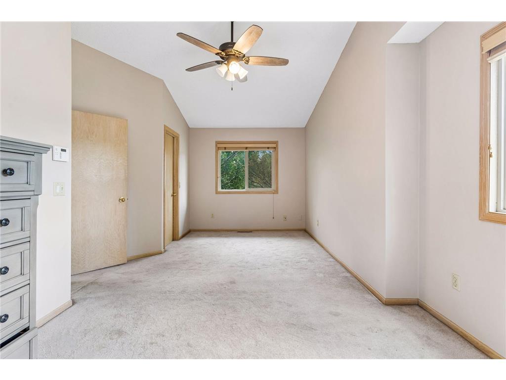 5023 Helena Road N Oakdale MN 55128 7089882 image22