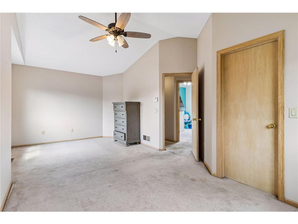 5023 Helena Road N Oakdale MN 55128 7089882 image43