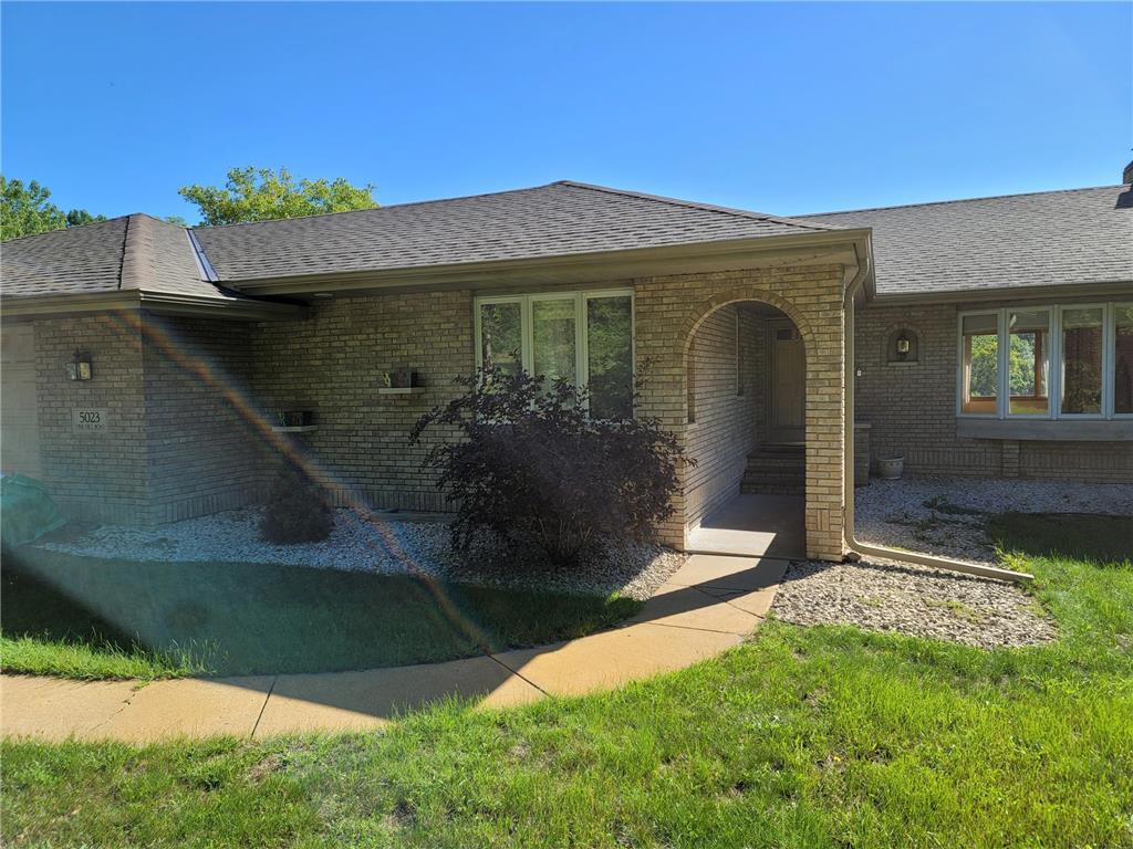 5023 Vine Hill Road Deephaven MN 55331 6352213 image1