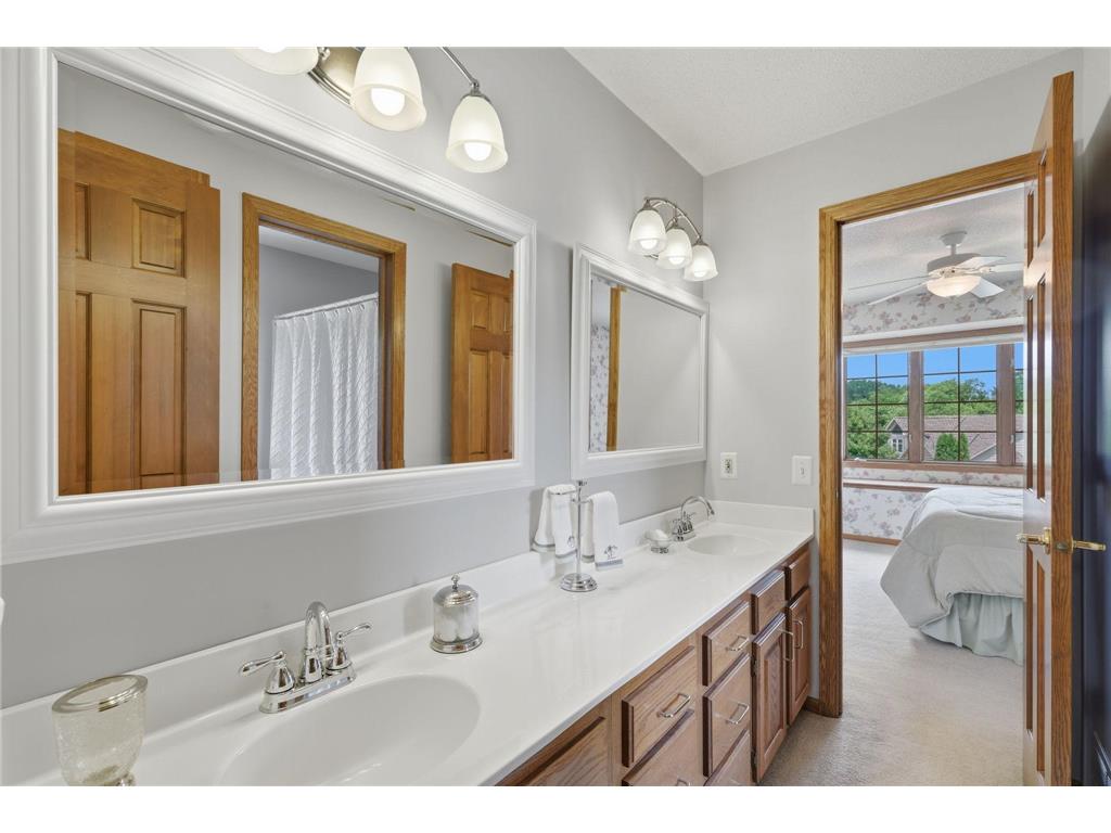 5025 W 94th Street Bloomington MN 55437 7102239 image36