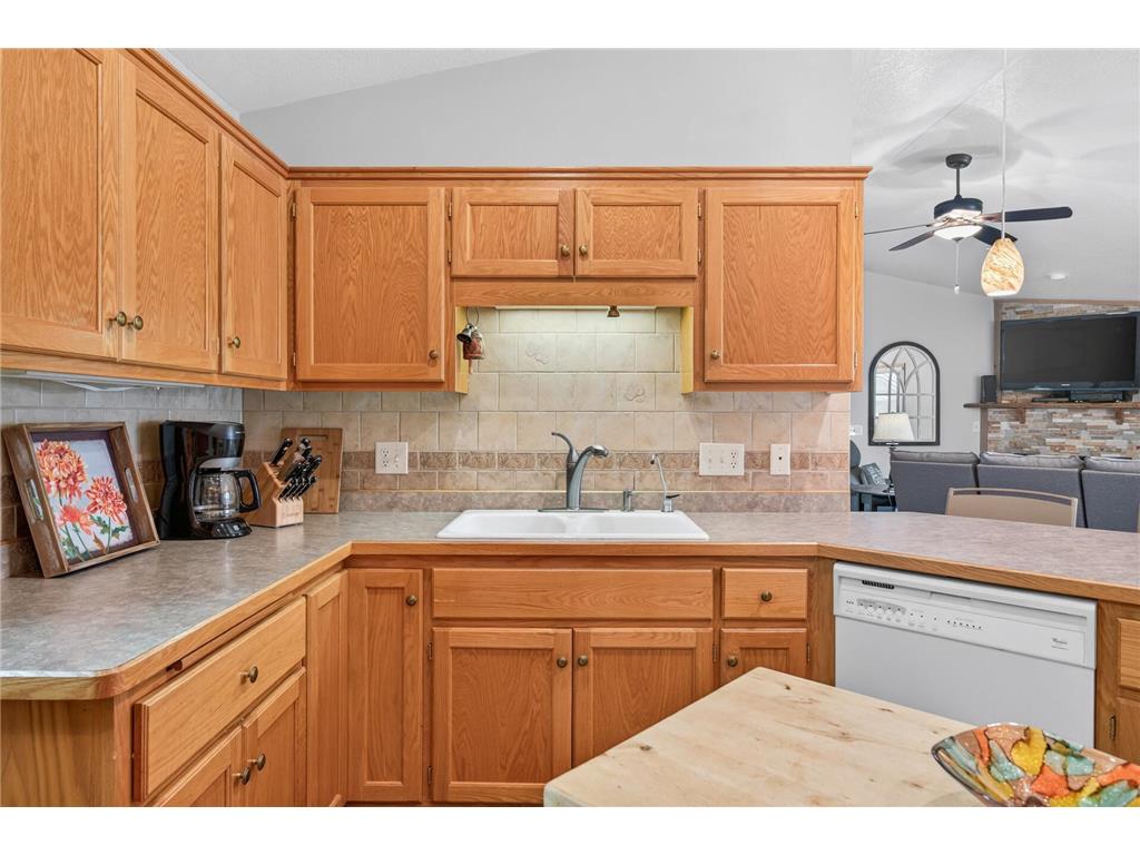 5026 Grenadier Avenue N Oakdale MN 55128 7098332 image16