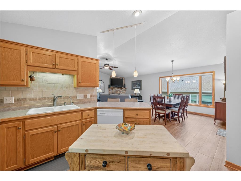 5026 Grenadier Avenue N Oakdale MN 55128 7098332 image17