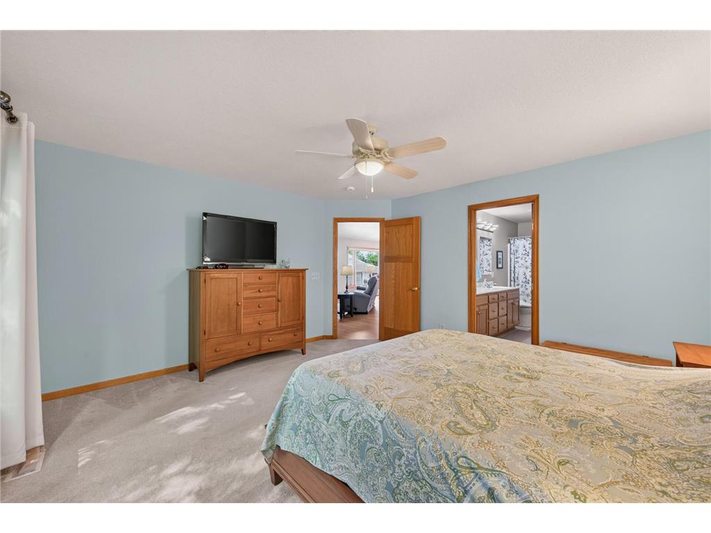 5026 Grenadier Avenue N Oakdale MN 55128 7098332 image22