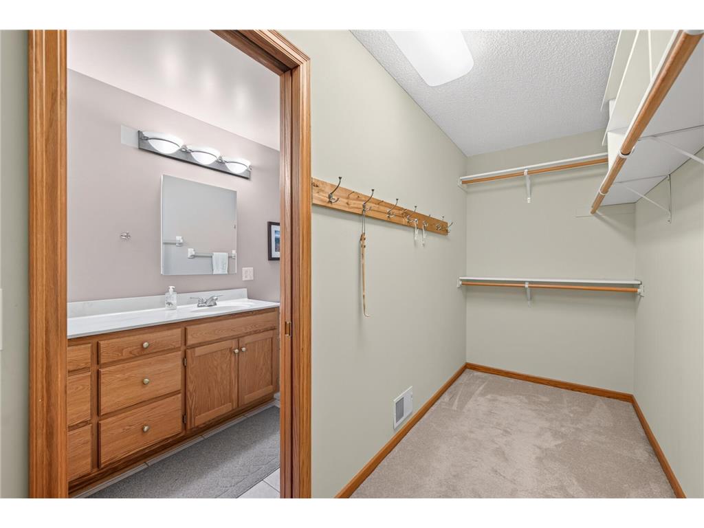 5026 Grenadier Avenue N Oakdale MN 55128 7098332 image25