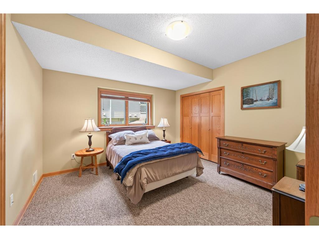 5026 Grenadier Avenue N Oakdale MN 55128 7098332 image28