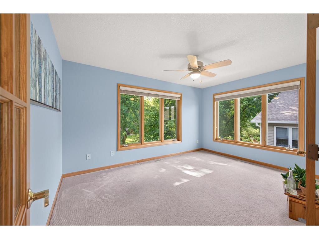 5026 Grenadier Avenue N Oakdale MN 55128 7098332 image32