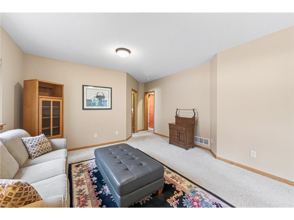 5026 Grenadier Avenue N Oakdale MN 55128 7098332 image38