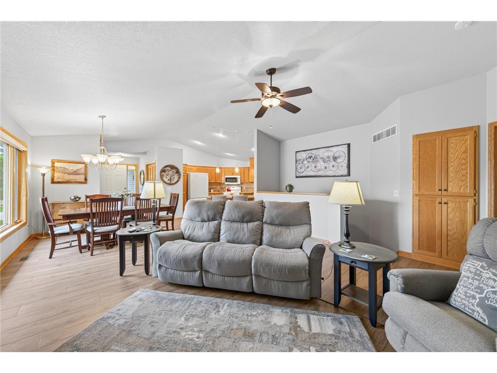 5026 Grenadier Avenue N Oakdale MN 55128 7098332 image9