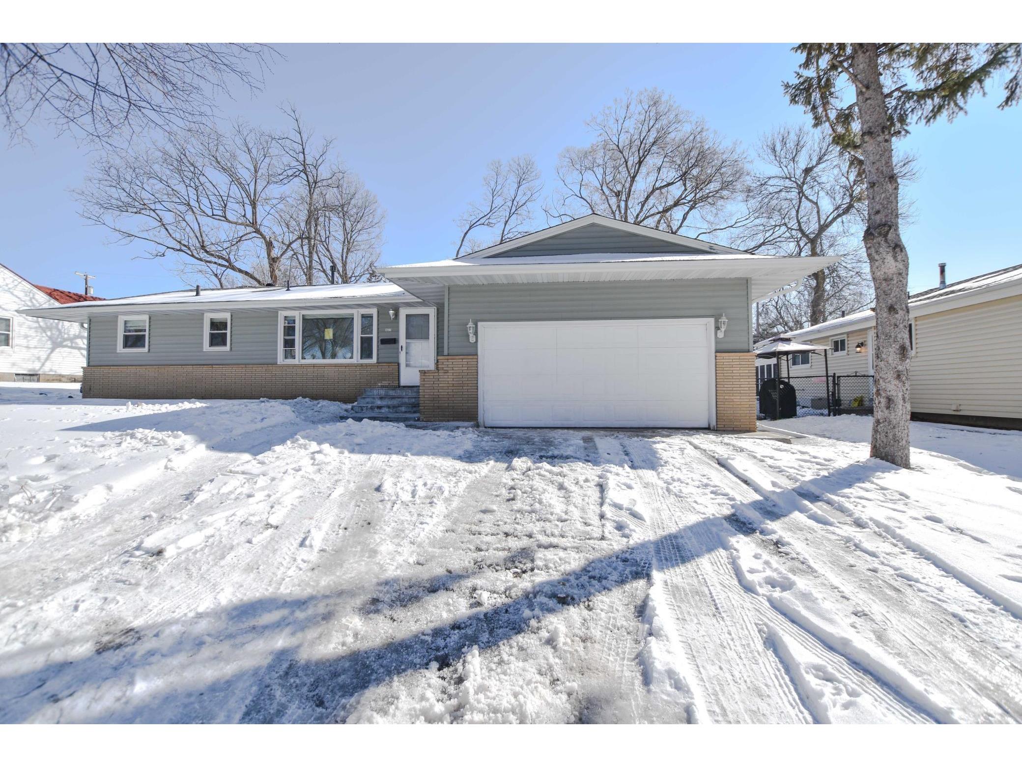 5027 5th Street NE, Columbia Heights, MN 55421 MLS 6162695 Edina