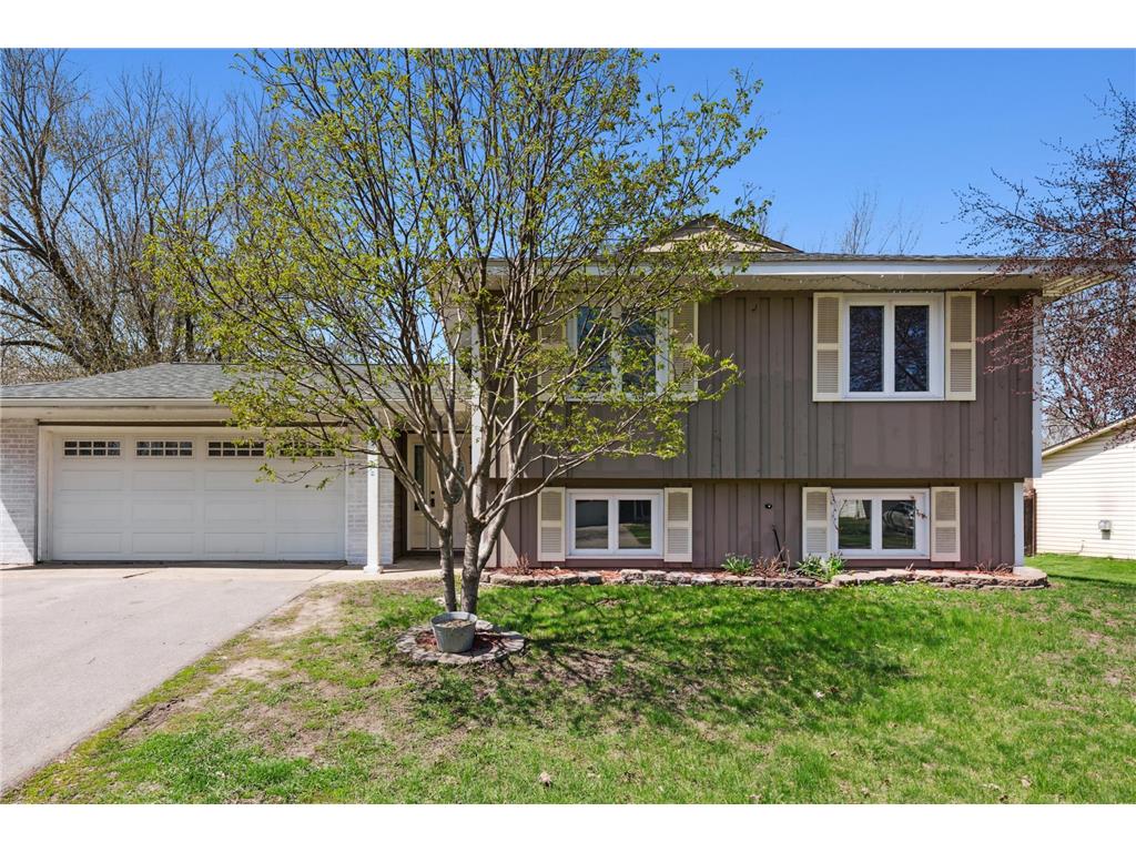 5029 142nd Path W, Apple Valley, MN, 55124 MLS 7624298 Edina Realty